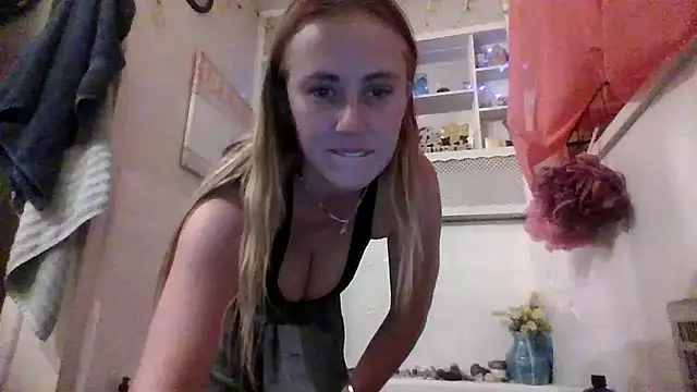 Snapshot of ClumsyLink chatting on September 13, 7:30 am ClumsyLink online show from September 13, 7:30 am