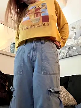 Snapshot of ClumsyLink chatting on January 9, 4:08 am ClumsyLink online show from January 9, 4:08 am