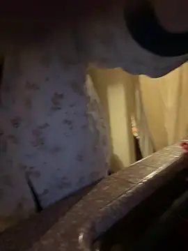 Snapshot of ClumsyLink chatting on February 11, 12:38 pm ClumsyLink online show from February 11, 12:38 pm