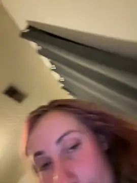 Snapshot of ClumsyLink chatting on October 19, 8:28 am ClumsyLink online show from October 19, 8:28 am