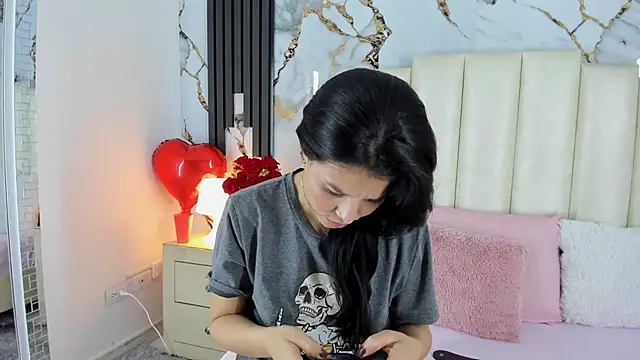 lulumars online show from February 24, 7:11 am