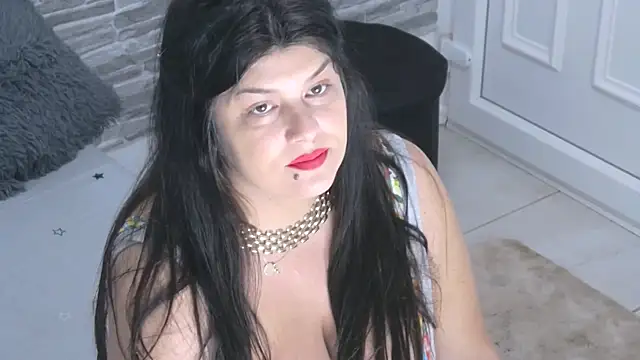 TinaMaay online show from May 11, 11:11 am