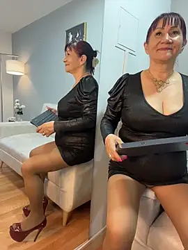 Snapshot of Savvanahh chatting on June 10, 12:28 pm Savvanahh online show from June 10, 12:28 pm