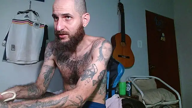 Snapshot of Tatted21xxx chatting on June 25, 10:37 pm Tatted21xxx online show from June 25, 10:37 pm
