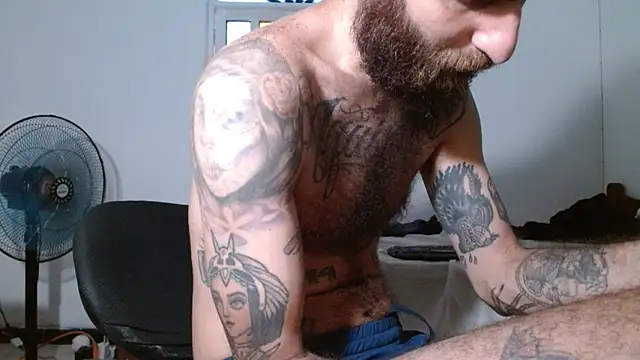 Snapshot of Tatted21xxx chatting on October 5, 7:59 pm Tatted21xxx online show from October 5, 7:59 pm