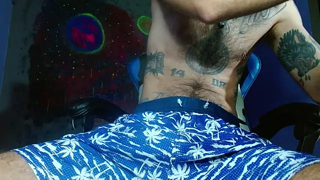 Snapshot of Tatted21xxx chatting on February 22, 6:39 am Tatted21xxx online show from February 22, 6:39 am