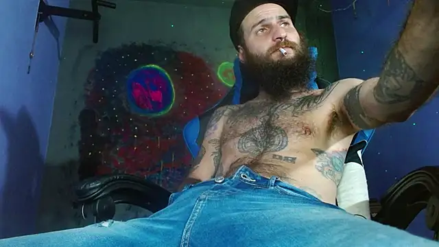 Snapshot of Tatted21xxx chatting on February 19, 3:28 am Tatted21xxx online show from February 19, 3:28 am