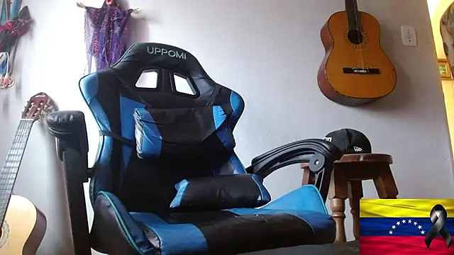 Snapshot of Tatted21xxx chatting on July 3, 6:58 pm Tatted21xxx online show from July 3, 6:58 pm