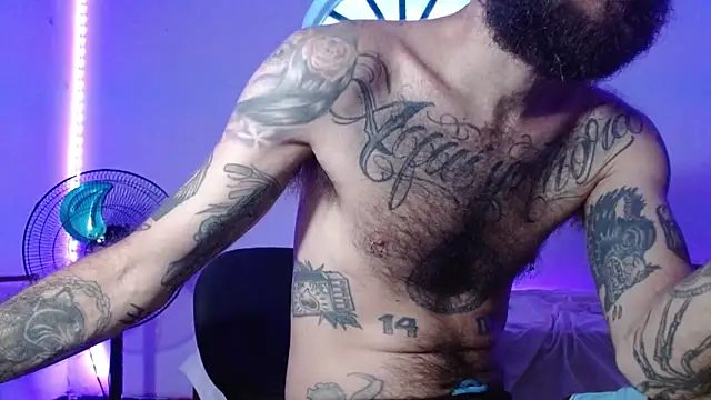 Snapshot of Tatted21xxx chatting on October 9, 6:08 pm Tatted21xxx online show from October 9, 6:08 pm