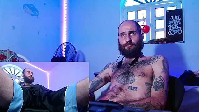 Snapshot of Tatted21xxx chatting on September 30, 5:52 pm Tatted21xxx online show from September 30, 5:52 pm