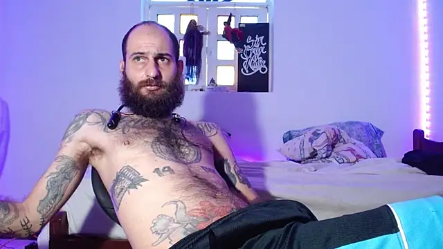 Snapshot of Tatted21xxx chatting on October 18, 3:58 pm Tatted21xxx online show from October 18, 3:58 pm