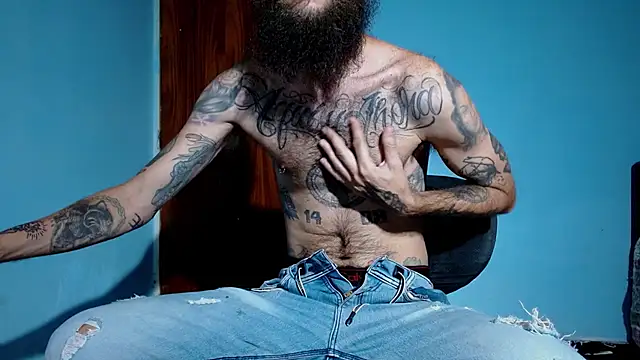 Snapshot of Tatted21xxx chatting on March 10, 12:39 am Tatted21xxx online show from March 10, 12:39 am
