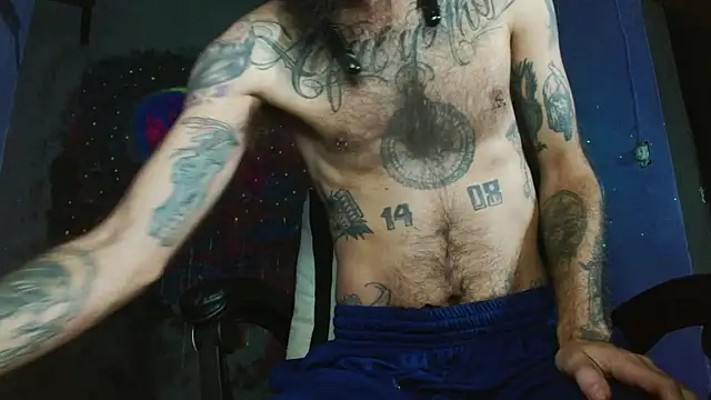 Snapshot of Tatted21xxx chatting on February 14, 12:30 am Tatted21xxx online show from February 14, 12:30 am