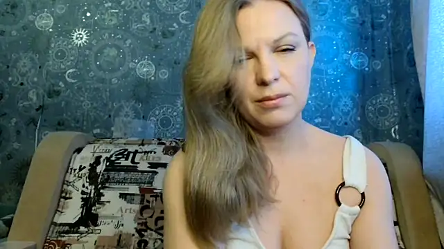 BlondeFox online show from February 19, 3:03 am