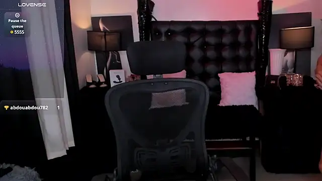 Snapshot of ErinSmith7inches_TS chatting on December 22, 1:23 am ErinSmith7inches TS online show from December 22, 1:23 am