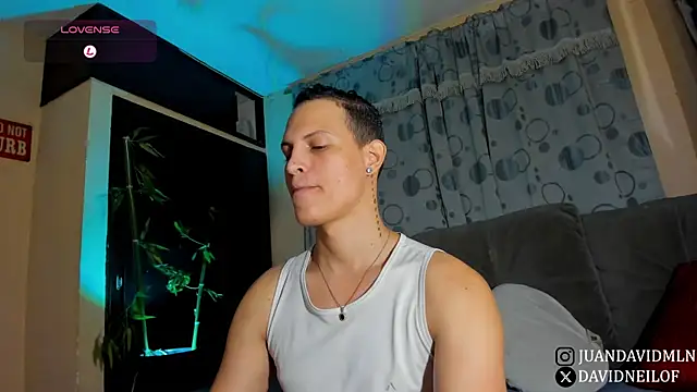 Snapshot of DavidNeill chatting on June 25, 10:59 pm DavidNeill online show from June 25, 10:59 pm