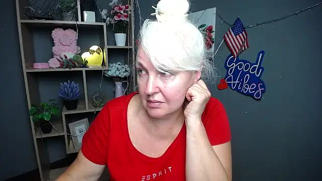 Snapshot of BlondyLeeBest chatting on July 10, 6:41 pm BlondyLeeBest online show from July 10, 6:41 pm