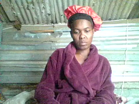 Snapshot of hairybushpussyxx1 chatting on December 5, 8:38 am hairybushpussyxx1 online show from December 5, 8:38 am