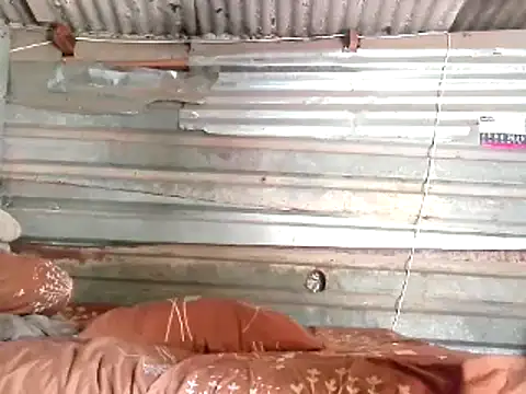 Snapshot of hairybushpussyxx1 chatting on December 13, 11:13 am hairybushpussyxx1 online show from December 13, 11:13 am