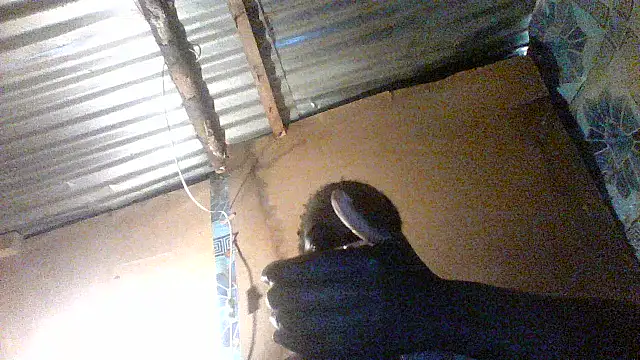 Snapshot of hairybushpussyxx1 chatting on December 3, 9:20 am hairybushpussyxx1 online show from December 3, 9:20 am