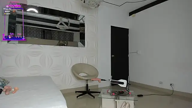 Snapshot of Lissa_Brow chatting on September 13, 3:17 am Lissa Brow online show from September 13, 3:17 am