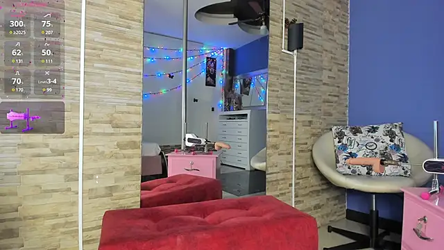 Snapshot of Lissa_Brow chatting on February 18, 2:16 am Lissa Brow online show from February 18, 2:16 am