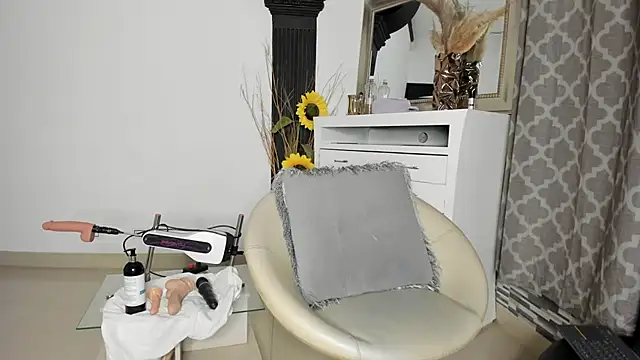 Snapshot of Lissa_Brow chatting on September 25, 2:28 am Lissa Brow online show from September 25, 2:28 am