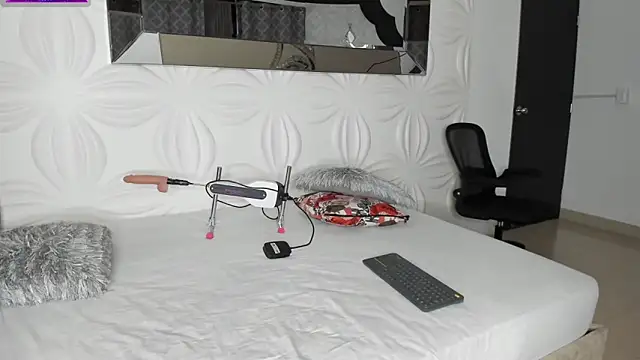 Snapshot of Lissa_Brow chatting on October 10, 2:34 am Lissa Brow online show from October 10, 2:34 am