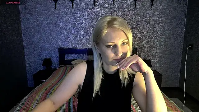 annagreeneyess online show from April 23, 11:49 am