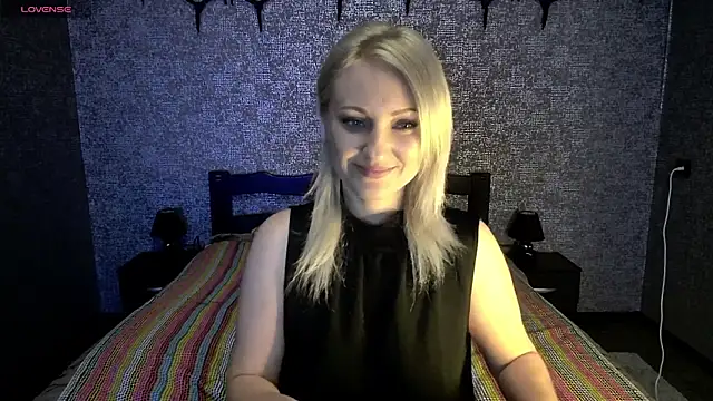 annagreeneyess online show from April 23, 12:29 pm