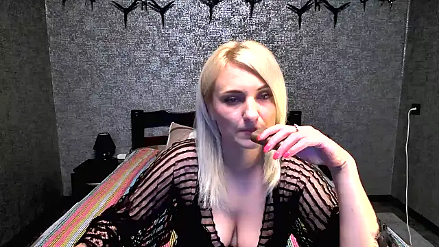 Snapshot of annagreeneyess chatting on May 30, 2:44 pm annagreeneyess online show from May 30, 2:44 pm