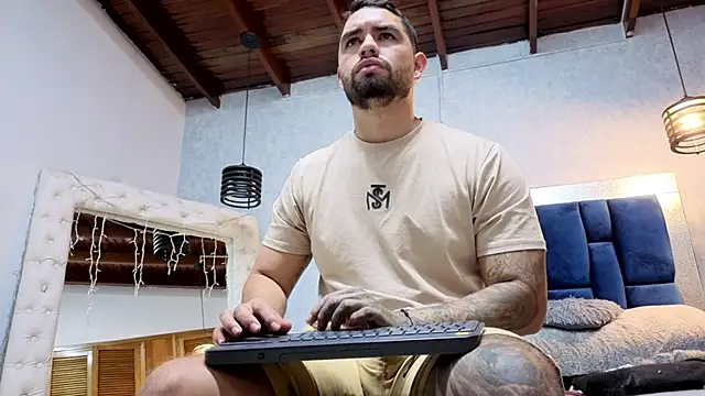 Snapshot of matteosantos chatting on November 28, 9:26 pm matteosantos online show from November 28, 9:26 pm