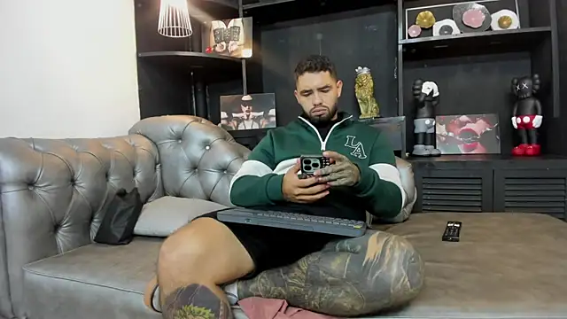 Snapshot of matteosantos chatting on October 19, 11:02 am matteosantos online show from October 19, 11:02 am