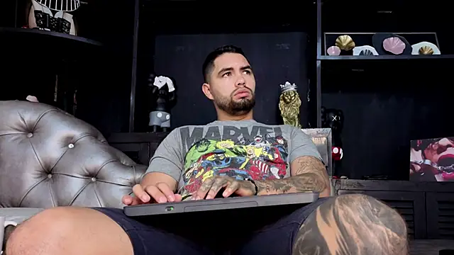 Snapshot of matteosantos chatting on November 23, 11:20 am matteosantos online show from November 23, 11:20 am