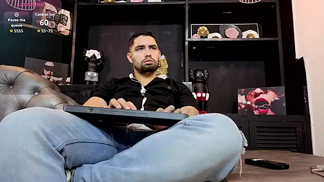 Snapshot of matteosantos chatting on November 10, 11:48 am matteosantos online show from November 10, 11:48 am