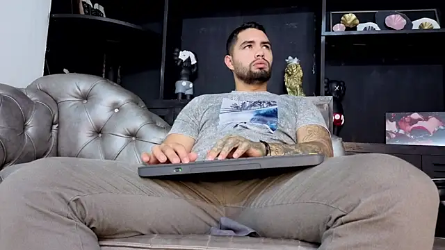 Snapshot of matteosantos chatting on November 30, 11:33 am matteosantos online show from November 30, 11:33 am