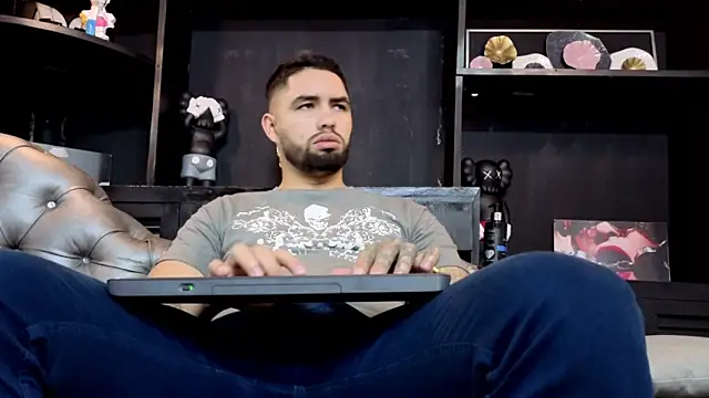 matteosantos online show from February 26, 11:32 am