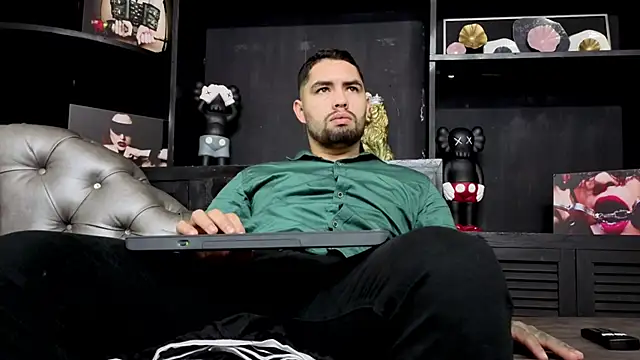 Snapshot of matteosantos chatting on November 9, 11:25 am matteosantos online show from November 9, 11:25 am