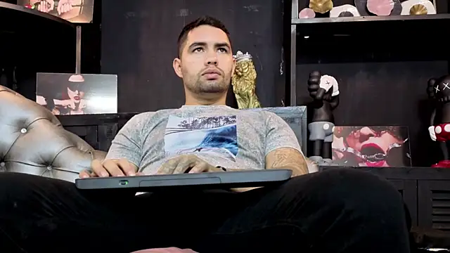 Snapshot of matteosantos chatting on October 25, 11:31 am matteosantos online show from October 25, 11:31 am