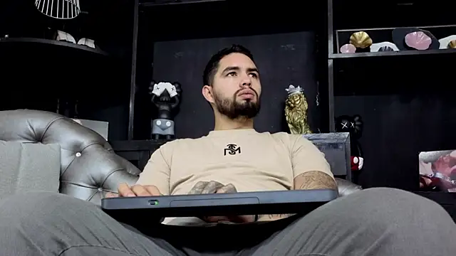 matteosantos online show from December 18, 11:25 am