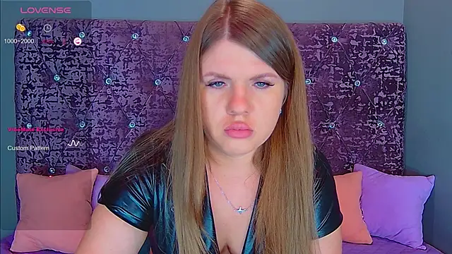 Snapshot of NoraBigAss chatting on March 4, 1:55 am NoraBigAss online show from March 4, 1:55 am