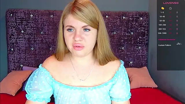 Snapshot of NoraBigAss chatting on October 25, 1:16 am NoraBigAss online show from October 25, 1:16 am