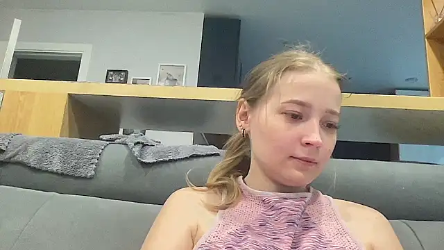 CharmingSarah online show from June 24, 4:27 pm