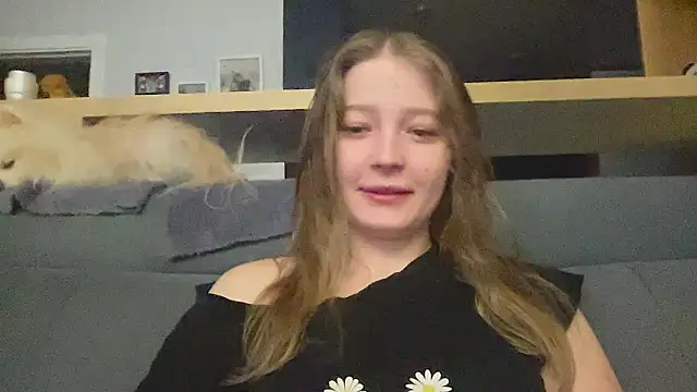 CharmingSarah online show from April 2, 4:02 pm