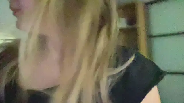 Snapshot of CharmingSarah chatting on October 9, 4:07 pm CharmingSarah online show from October 9, 4:07 pm