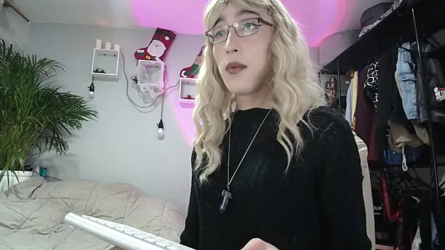 Snapshot of NicoleCortez chatting on November 23, 1:04 am NicoleCortez online show from November 23, 1:04 am