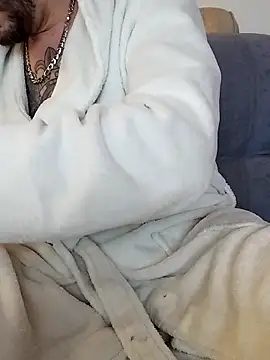 Snapshot of LoGaNfree88 chatting on December 18, 4:28 am LoGaNfree88 online show from December 18, 4:28 am