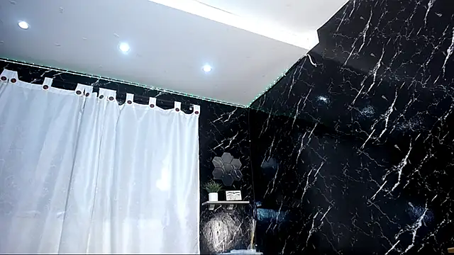 Snapshot of junaiker_roa chatting on November 20, 2:07 pm junaiker roa online show from November 20, 2:07 pm