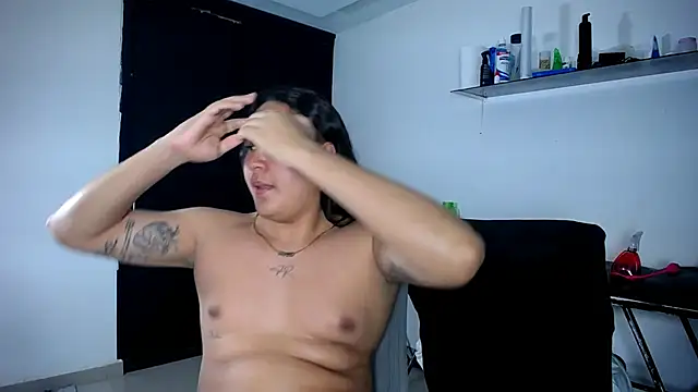 Snapshot of junaiker_roa chatting on November 1, 1:23 am junaiker roa online show from November 1, 1:23 am