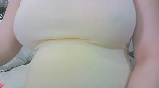 Snapshot of keepmepregnantT chatting on March 21, 8:39 am keepmepregnantT online show from March 21, 8:39 am